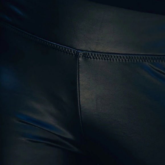 Last 1 ! Black Faux Leather High Rise Leggings - Picture 11 of 13